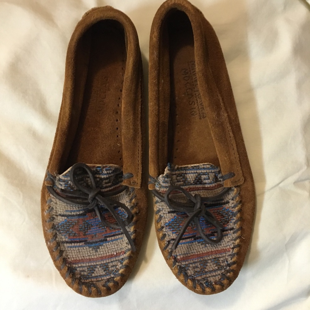 Minnetonka Moccasins - size 6. Like new!